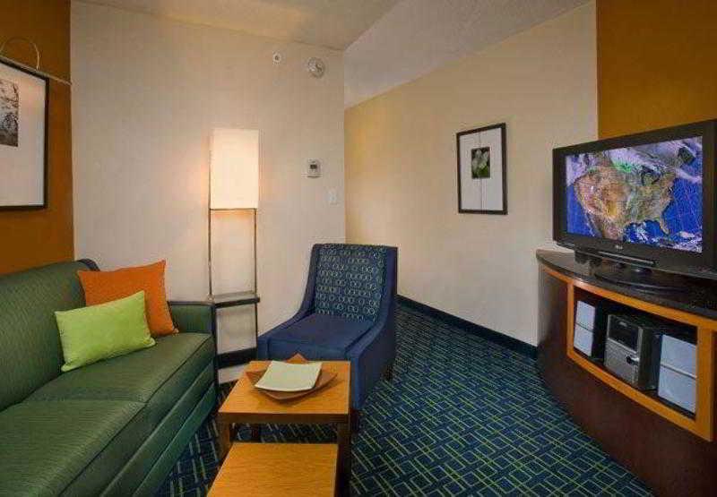 Fairfield Inn And Suites New Buffalo Room photo